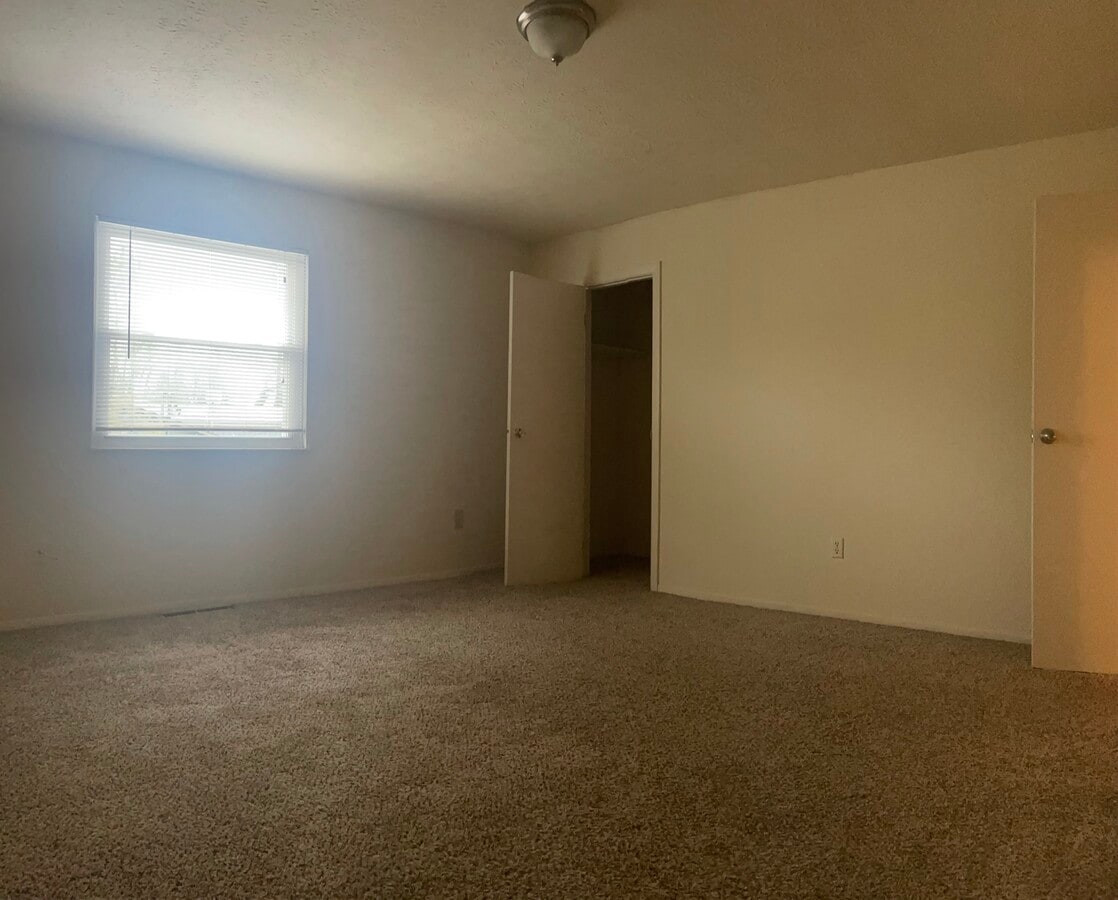 Photo - 102 E Main St