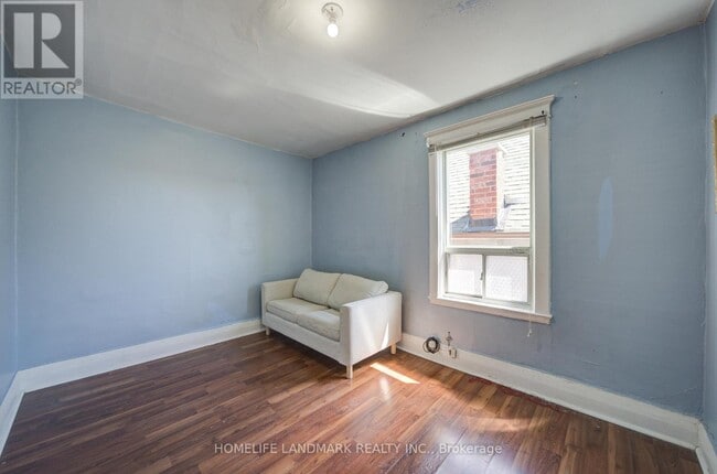 Photo - 19 Armstrong Ave