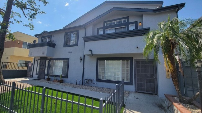 Photo - 5245 Riverton Ave Unit 204