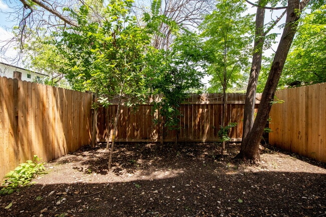 Photo - 1835 Dawson St