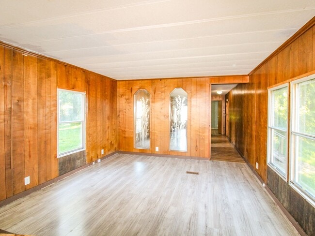 Photo - Convenient Pulaski Location – Lawn Care Included!