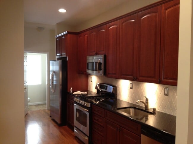 Photo - 2144 Christian St