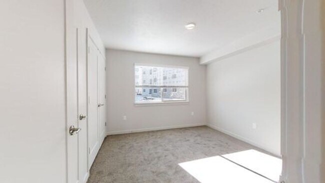 Photo - 2 BED 1 BATH CONDO ON THE GROUND FLOOR