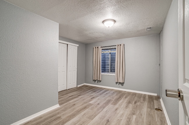 Photo - 13031 Dexter St