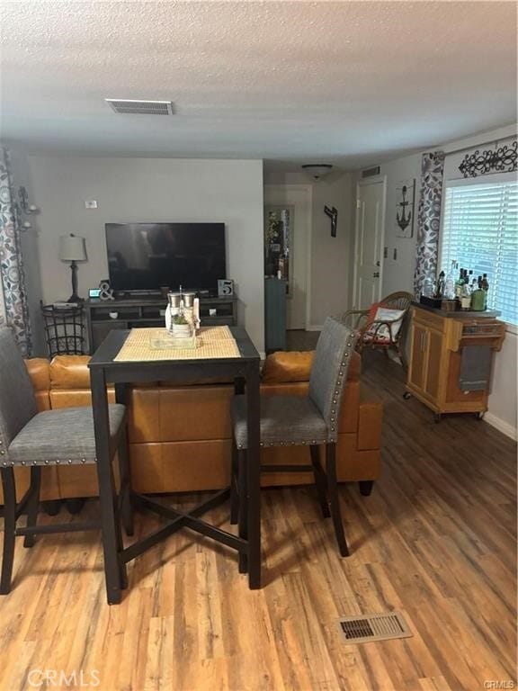 Photo - 670 Channel Way