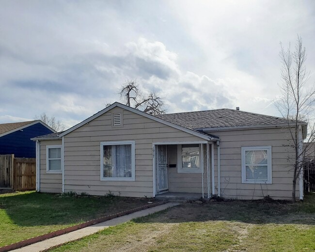 frente de la casa - 1917 Joliet St