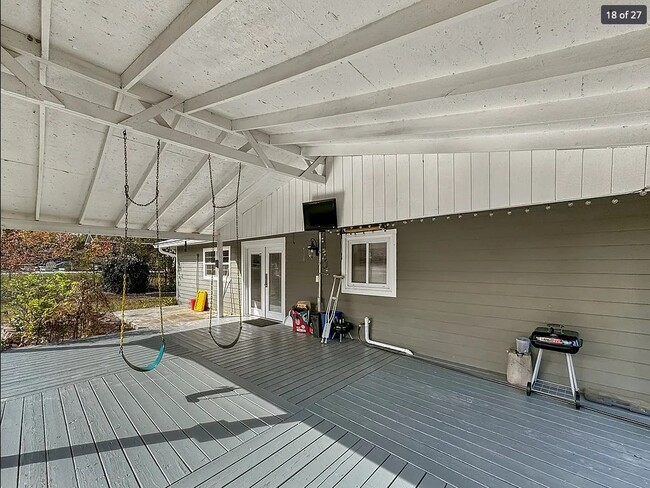 Photo - 1612 Vada Rd