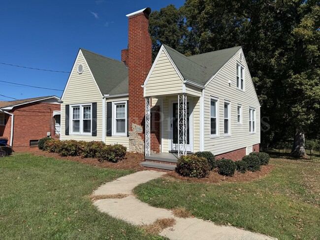 Building Photo - 649 Linville Rd