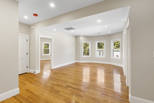 Photo - 31 Woodale Ave Unit 2