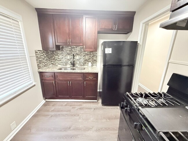 Photo - Renovated 3-Bedroom Home – We Welcome Sect...