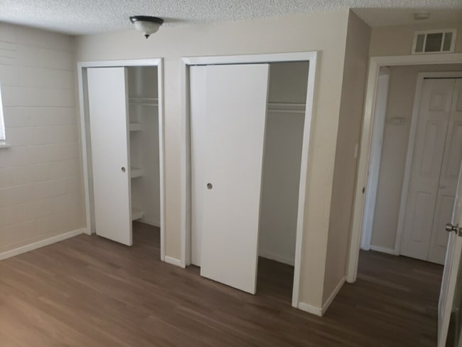 Building Photo - 3950 Turnpike Dr Rental