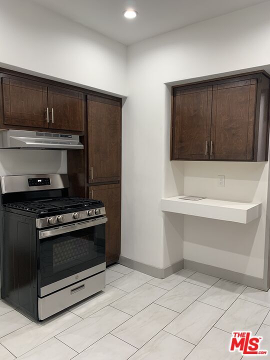 Photo - 1416 W 46th St