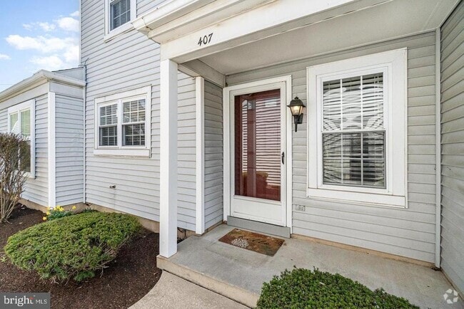 Building Photo - 407 Cambridge Ct Rental