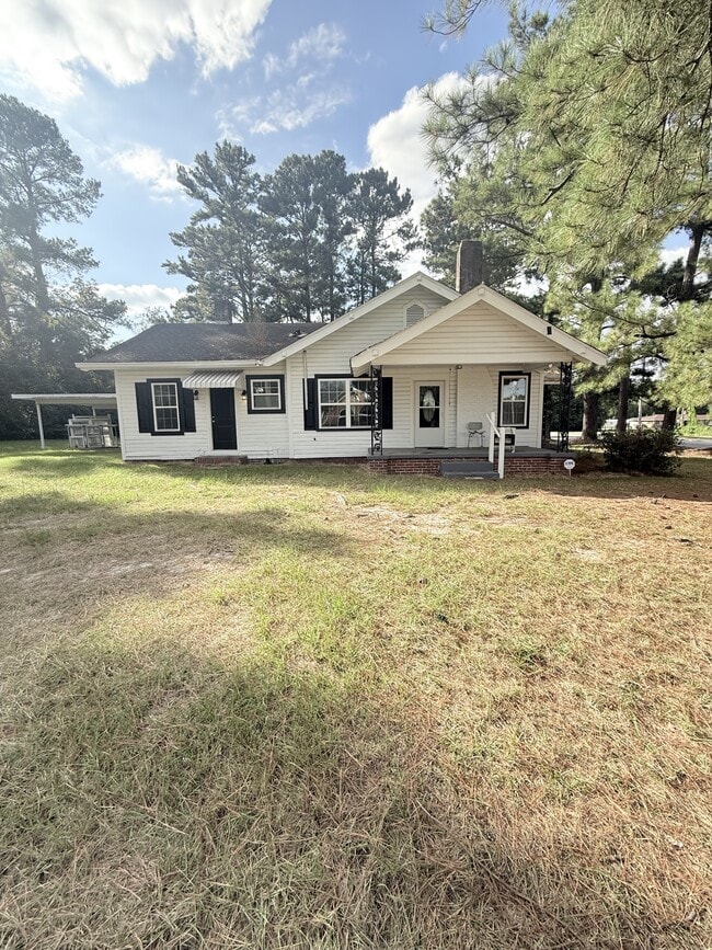 Building Photo - 3092 Main St Rental