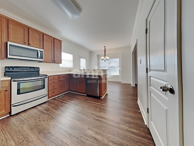 Photo - 1902 Fairdale Way