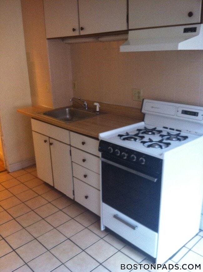 Photo - 28 Fleet St Unit 16