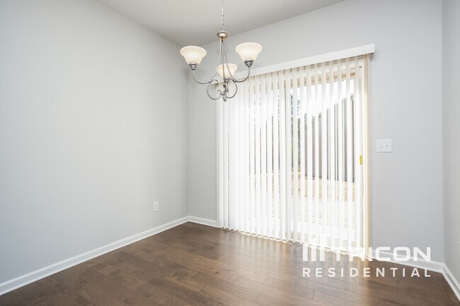 Photo - 4003 Sitka Dr