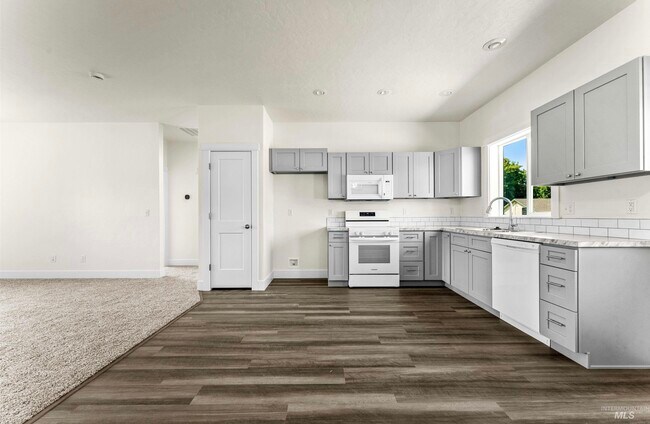 Photo - 1771 Regency Way