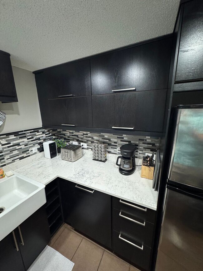Photo - 2 Bed/1 Bath FULLY Furnished Condo at City Heights!