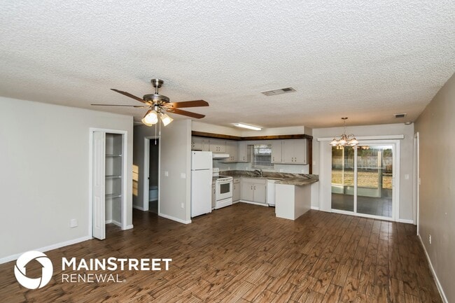 Photo - 461 Truvall St SW