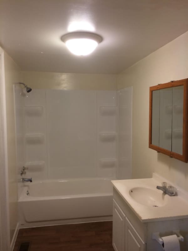 Photo - 215 NE Paramore St
