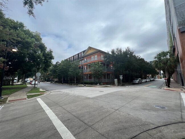 Photo - 325 NW 14th St