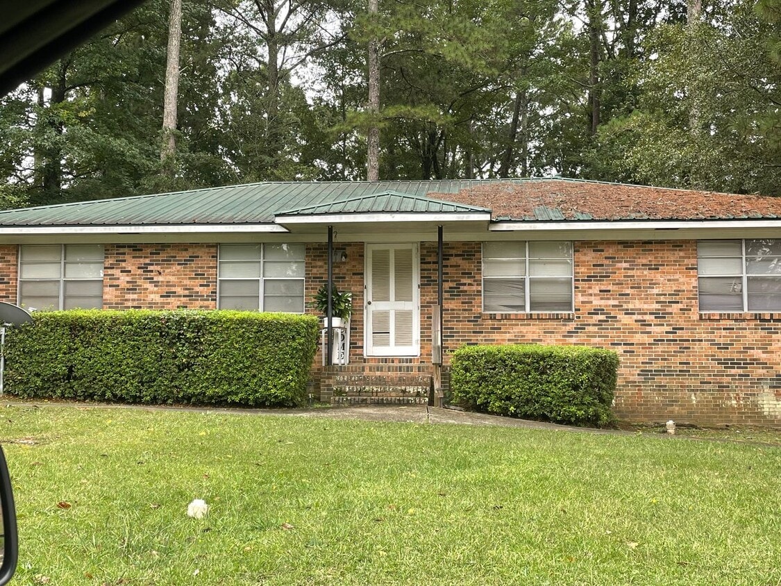 Charming 2BR/1BA in the Heart of Opelika –... - Charming 2BR/1BA in the Heart of Opelika –...