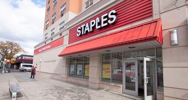 Photo - White Plains Courtyard