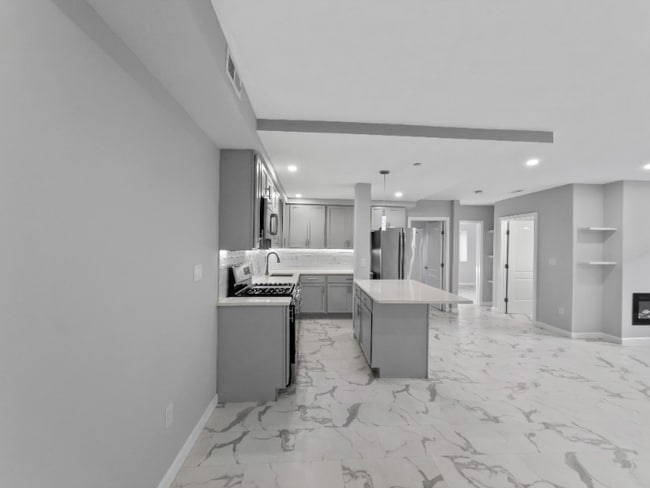 Photo - 225-235 Essex St Unit 3-5