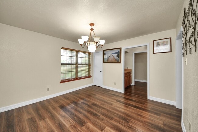 Photo - 8407 Kirchner Rd