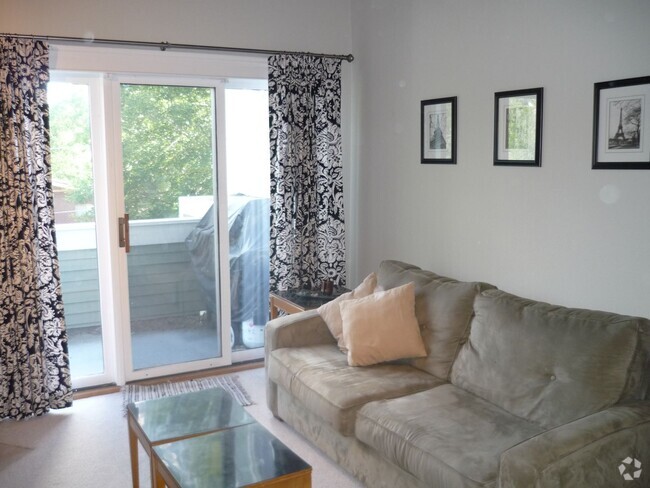 Building Photo - Sunny Loft Condo with Campus and Mountain ... Unit 15