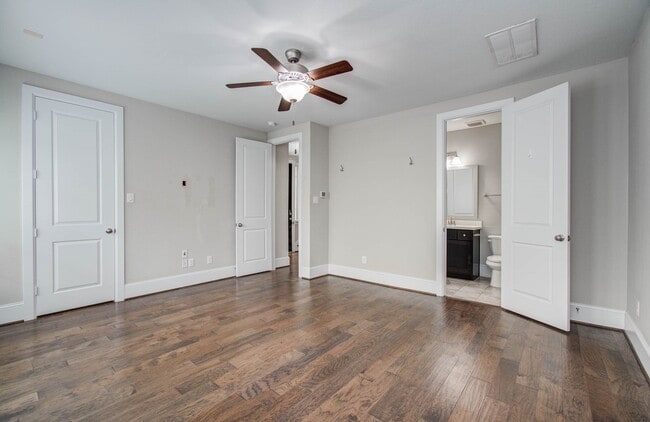 Building Photo - 11023 Acorn Falls Dr