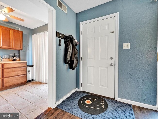 Photo - 212 Saratoga Ct