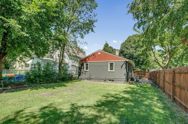 Photo - 996 Fremont Ave E
