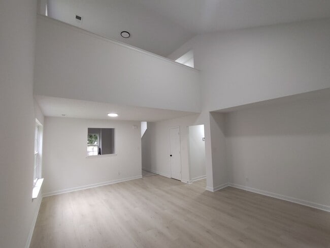 Photo - Beautiful cul-de-sac home - Lots of Upgrades