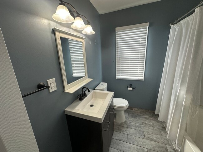 Photo - 181 Gibson St