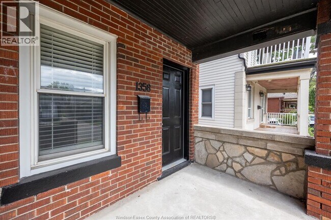 Photo - 1358 Pierre Ave