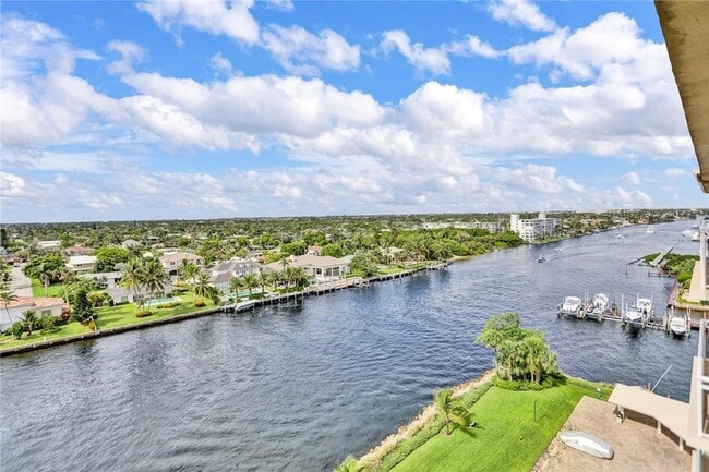 Photo - 1160 Hillsboro Mile Unit 904 Unidad 904