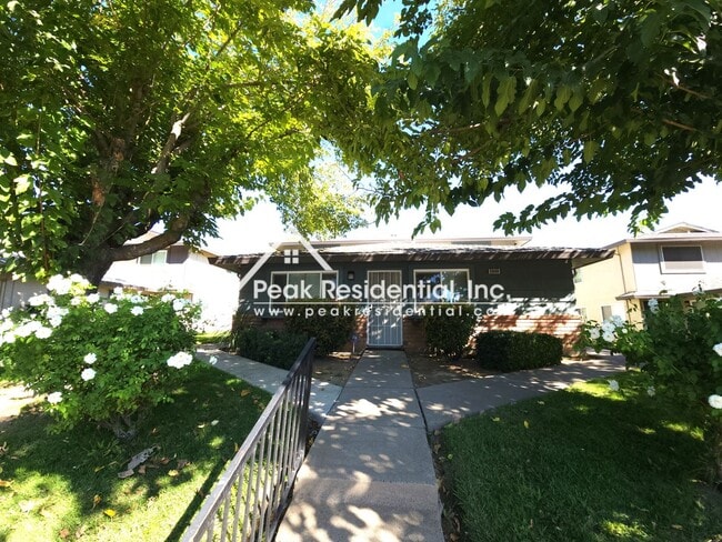 Building Photo - Updated 2bd/1ba Foothill Farms Condo with Carport