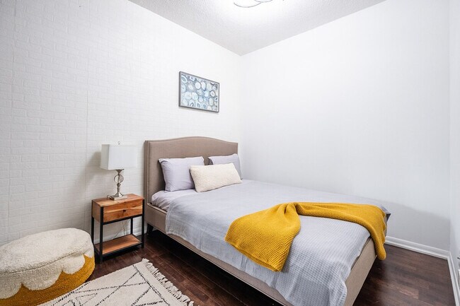 Photo - 628 Fleet St Unit ID1345951P