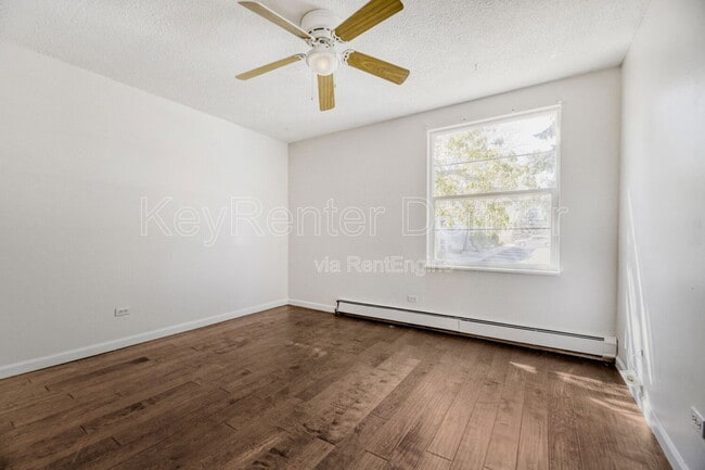 Building Photo - 2120 S Vaughn Way Unit 206f
