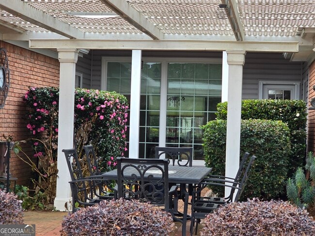 Photo - 65 Wyngate Dr