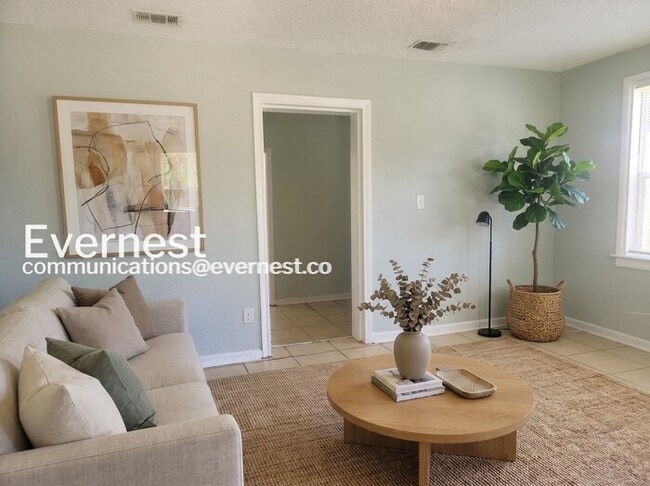 Photo - 2175 W 16th St