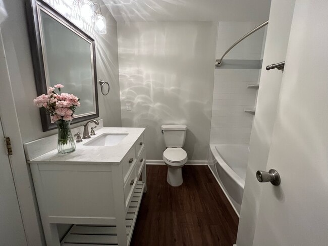 Photo - 132 Manhattan Ct Unit 132 Manhattan Court