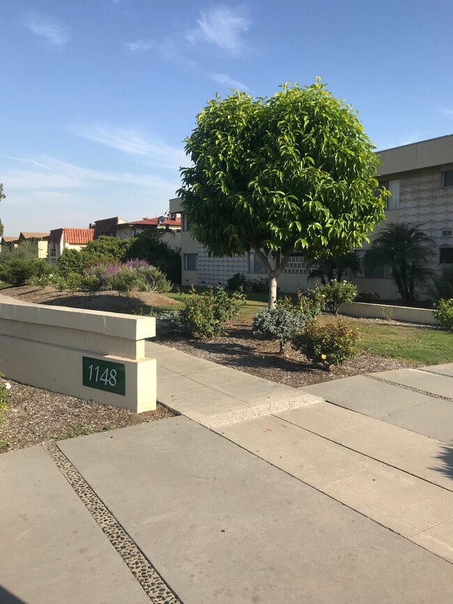 1148 W Huntington Dr Unit 25