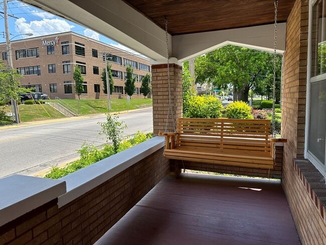 Photo - 726 E 5th St Unit Main Level