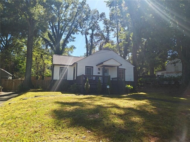 Building Photo - 482 Freyer Dr NE