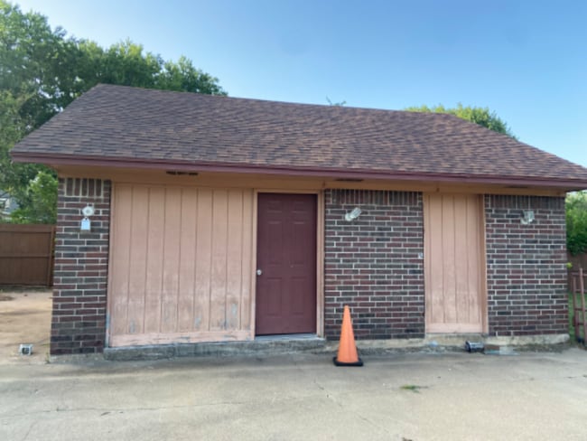 Photo - 1201 Post Oak Ln