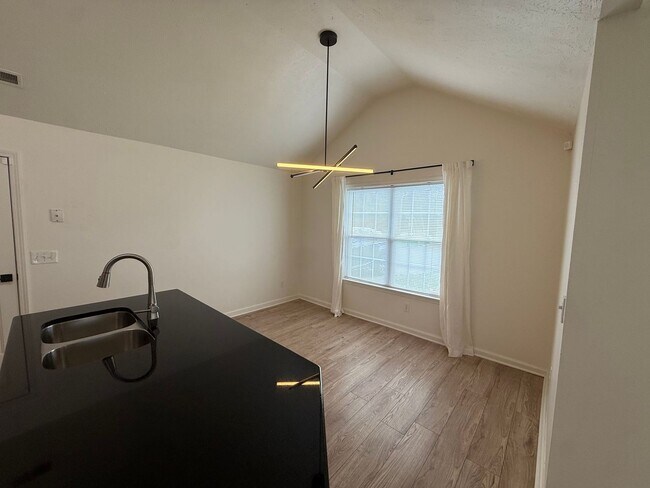 Photo - Beautiful 3 Bedroom Home Conveniently Located in La Vergne!