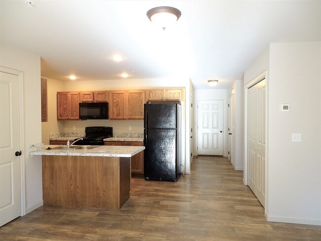 Photo - 228 Lakeside Xing